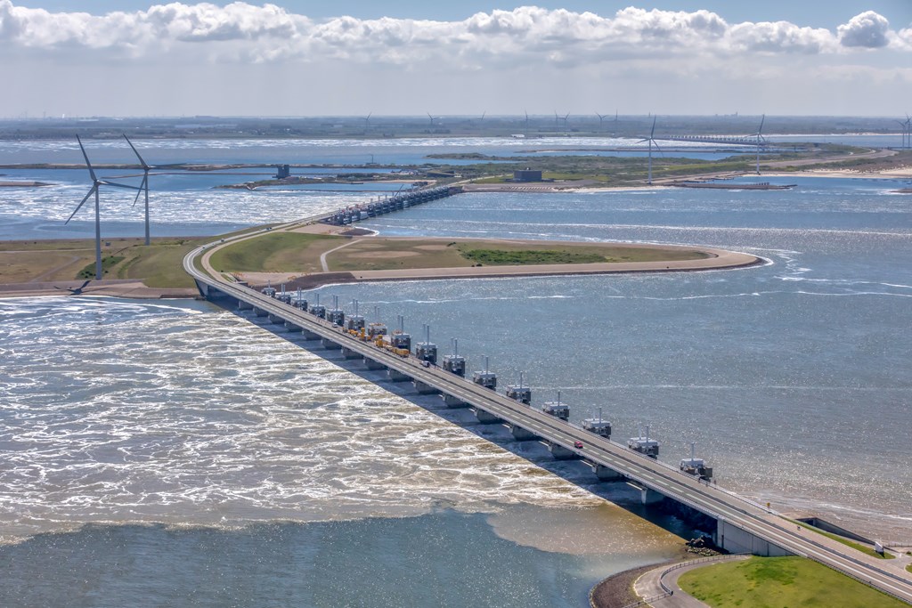Volg Bijkerk Makelaardij op Facebook en Instagram